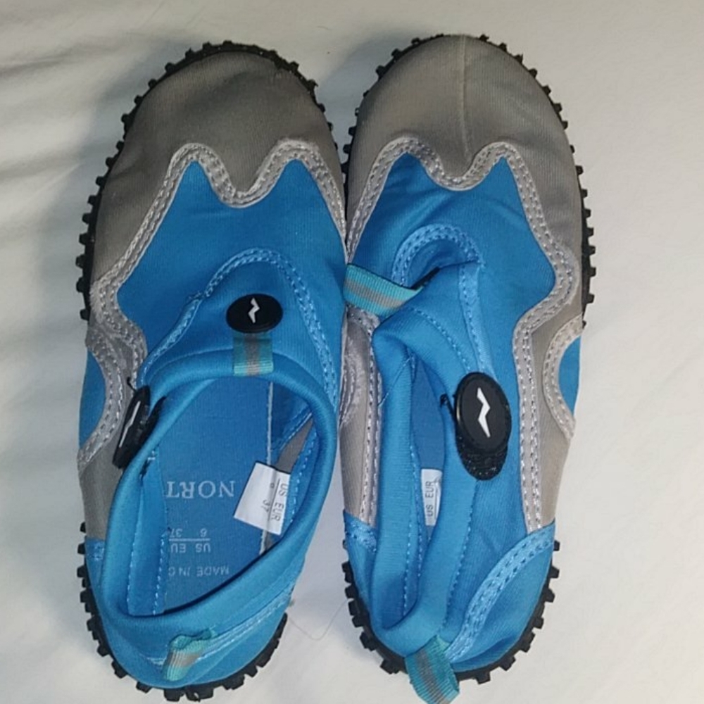 Water shoes